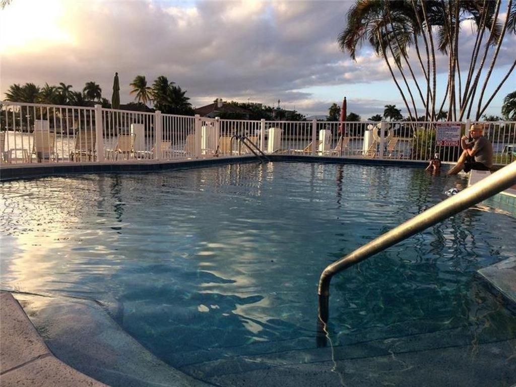 Aloha Escape Pompano Beach Exterior foto